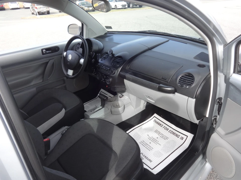 2002 Volkswagen Beetle (1980-2003) - Image 19 of 20