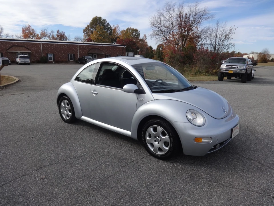 2002 Volkswagen Beetle (1980-2003) - Image 6 of 20