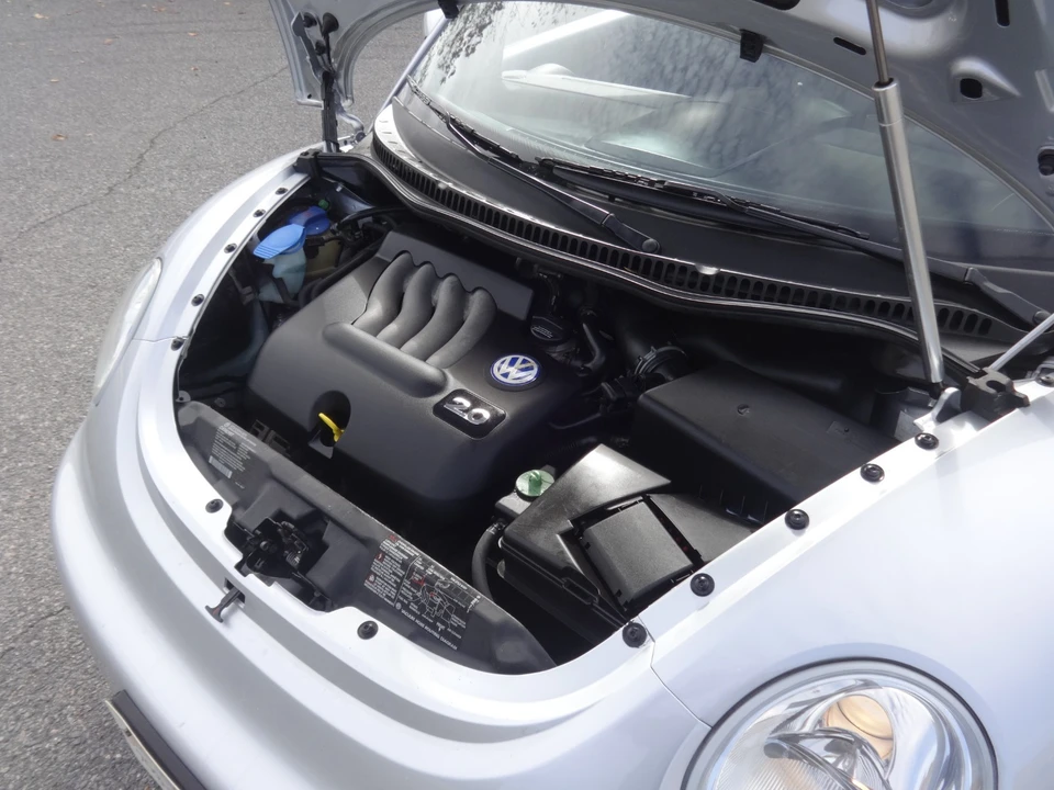 2002 Volkswagen Beetle (1980-2003) - Image 13 of 20