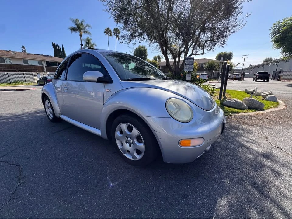 2002 Volkswagen New Beetle - Image 5 of 12