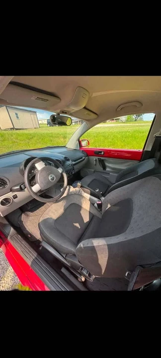2002 Volkswagen New Beetle - Image 4 of 6