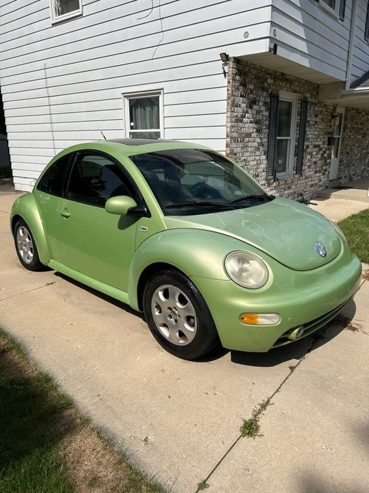 2002 Volkswagen New Beetle - Image 2 of 9