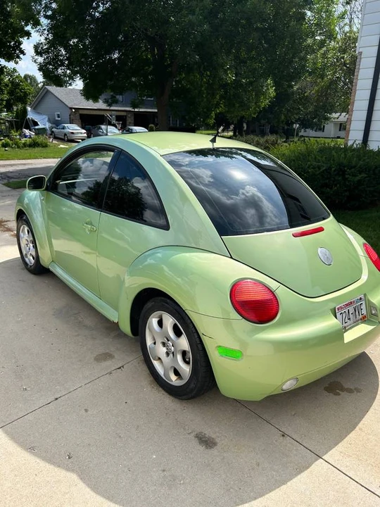 2002 Volkswagen New Beetle - Image 5 of 9
