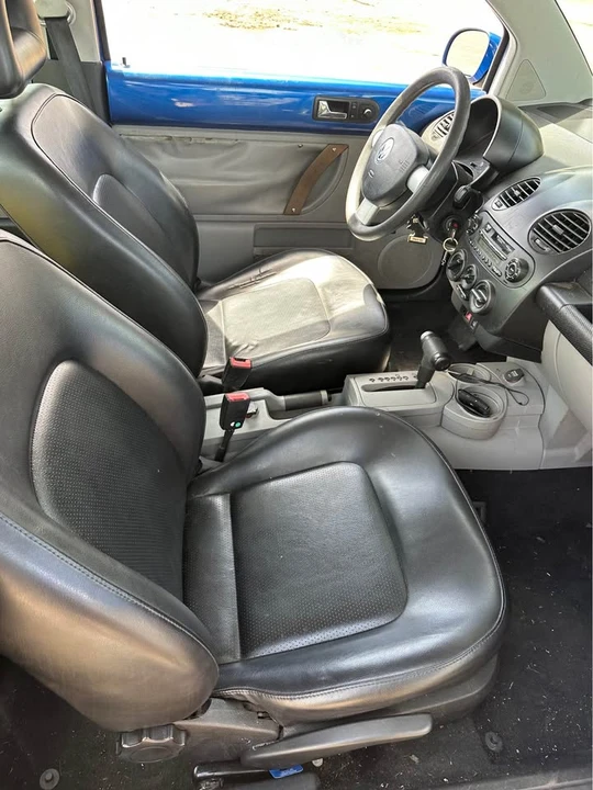 2002 Volkswagen New Beetle - Image 9 of 11