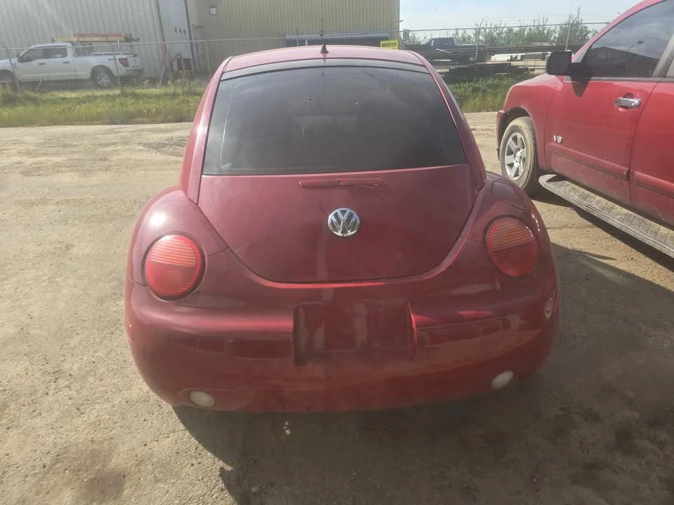 2002 Volkswagen New Beetle - Image 6 of 9