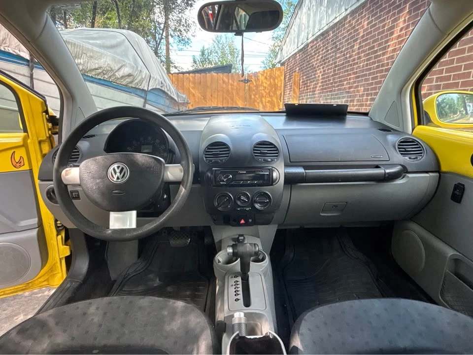 2002 Volkswagen New Beetle - Image 6 of 13