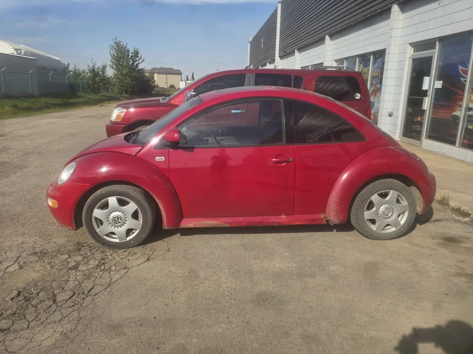 2002 Volkswagen New Beetle - Image 2 of 9
