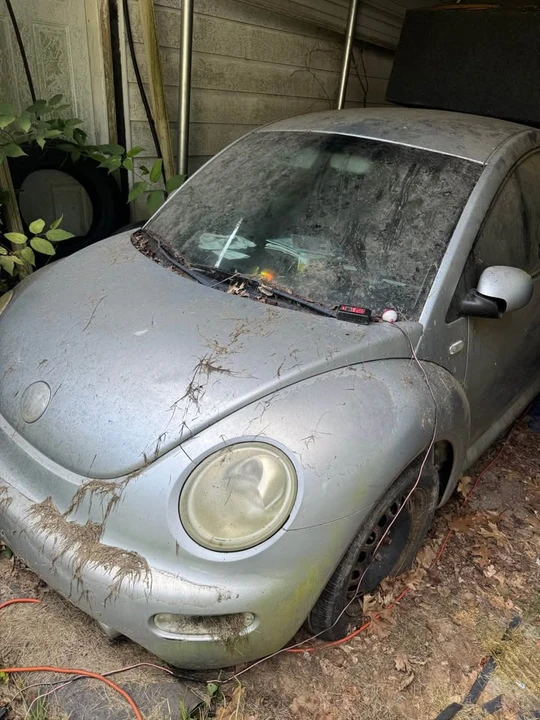 2002 Volkswagen New Beetle - Image 2 of 5