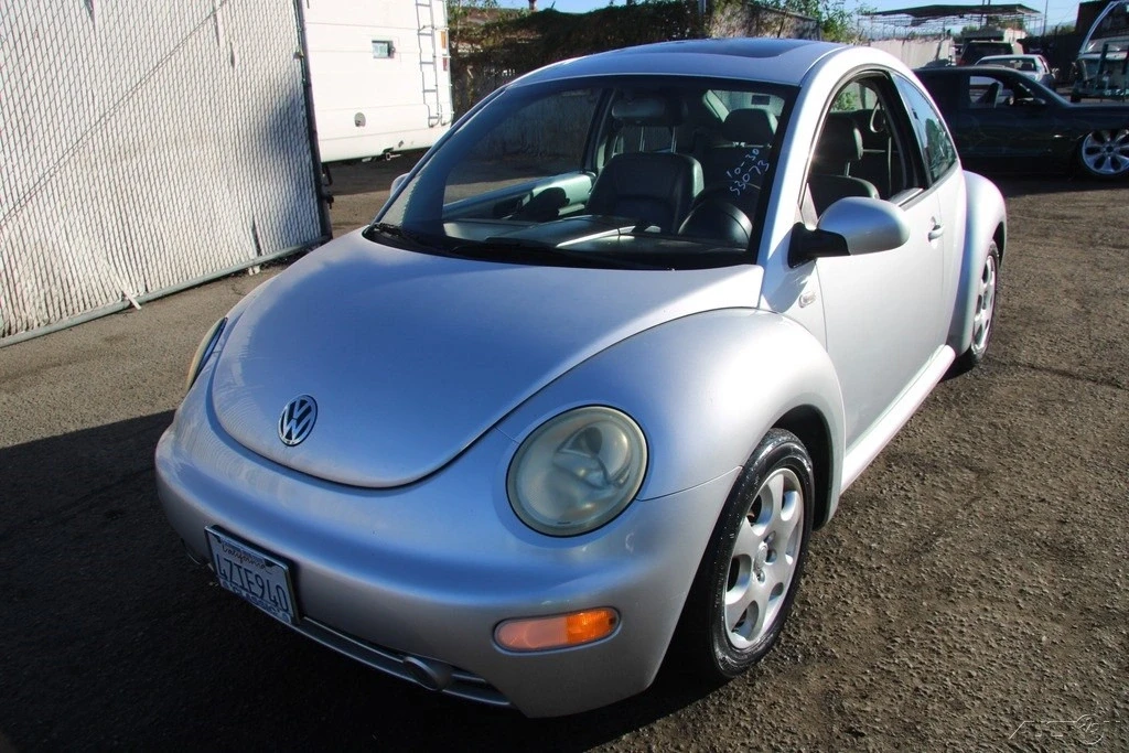 2002 Volkswagen New Beetle - Image 2 of 21