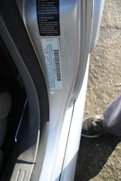 2002 Volkswagen New Beetle - Image 11 of 21