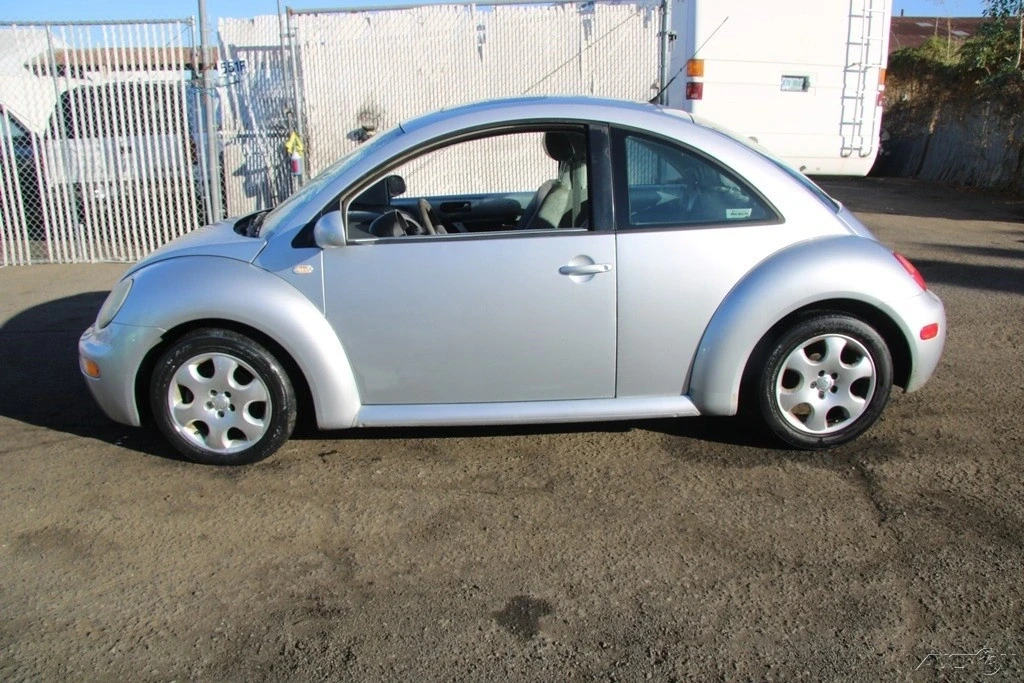 2002 Volkswagen New Beetle - Image 3 of 21
