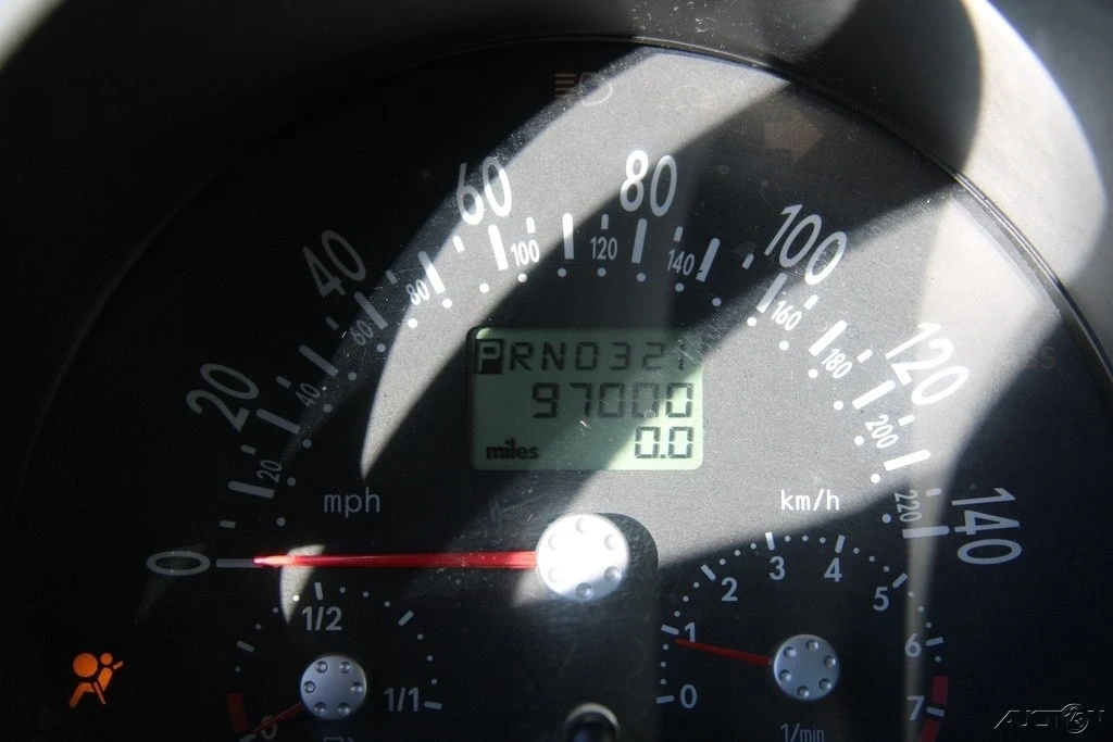 2002 Volkswagen New Beetle - Image 16 of 21
