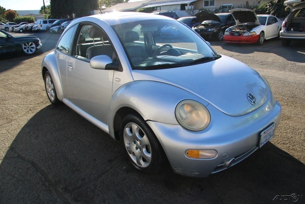 2002 Volkswagen New Beetle - Image 8 of 21