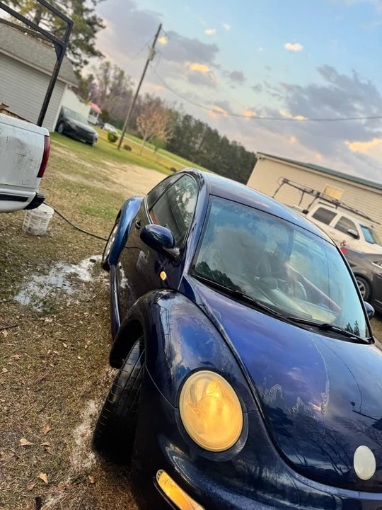 2002 Volkswagen New Beetle - Image 9 of 10