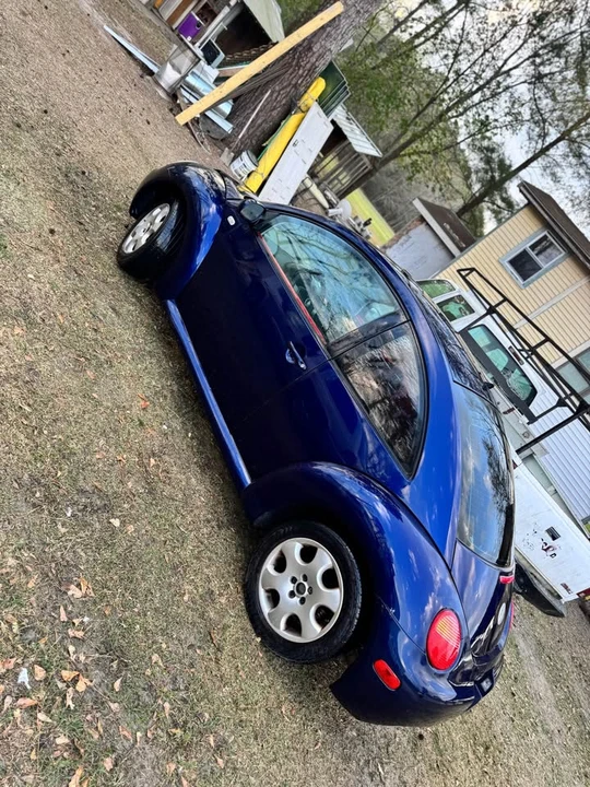 2002 Volkswagen New Beetle - Image 5 of 10