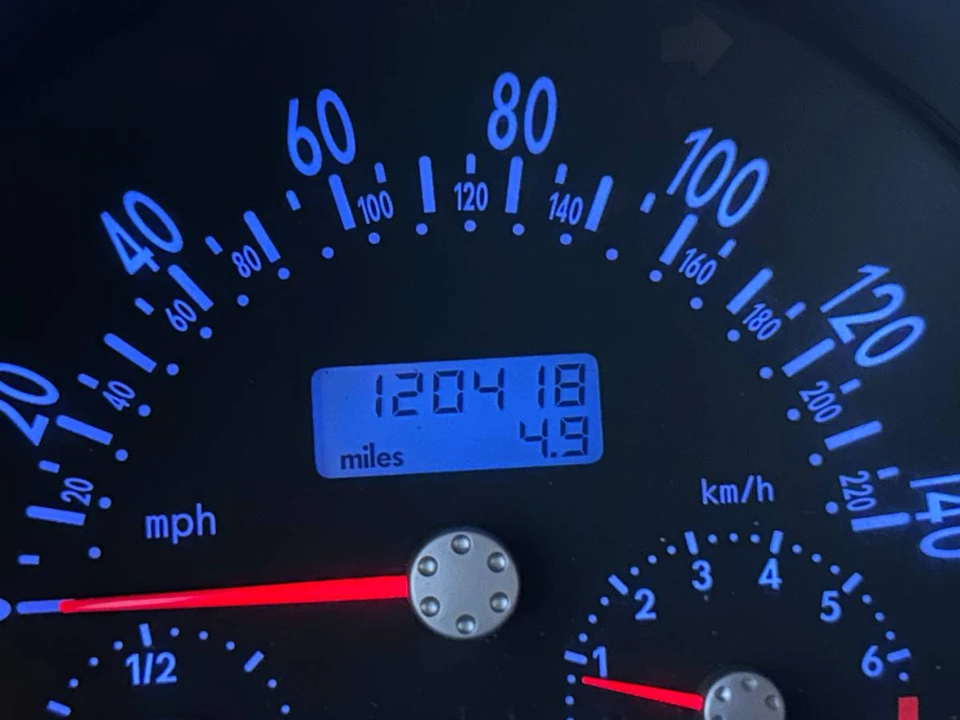 2002 Volkswagen New Beetle - Image 8 of 21