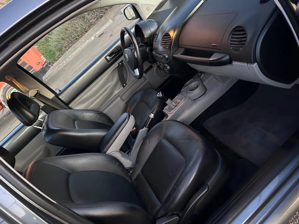 2002 Volkswagen New Beetle - Image 15 of 21