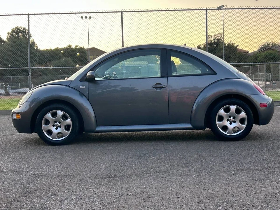 2002 Volkswagen New Beetle - Image 2 of 21