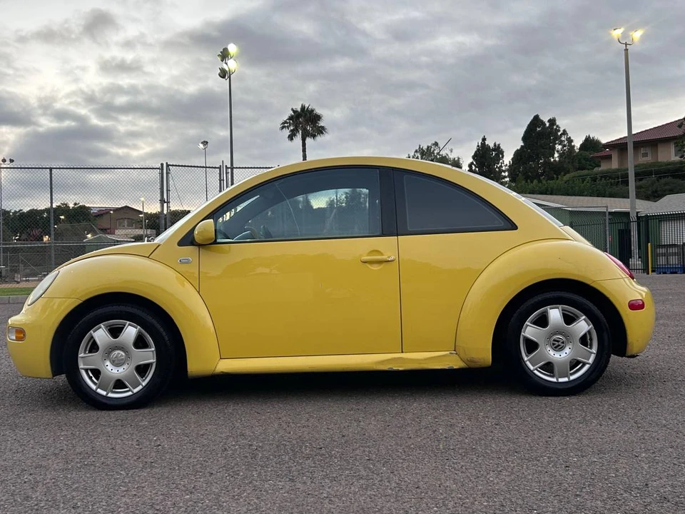 2002 Volkswagen New Beetle - Image 2 of 19