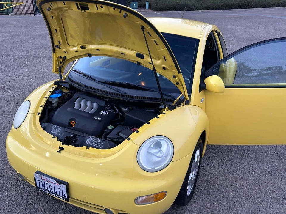 2002 Volkswagen New Beetle - Image 8 of 19