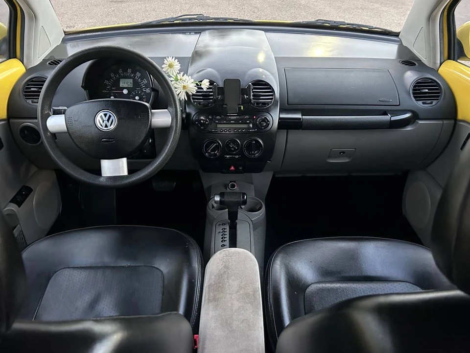 2002 Volkswagen New Beetle - Image 12 of 19