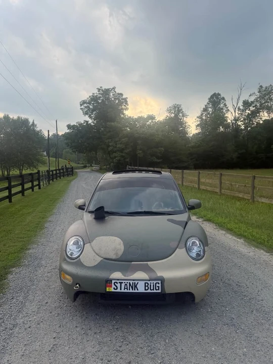 2002 Volkswagen New Beetle - Image 2 of 3