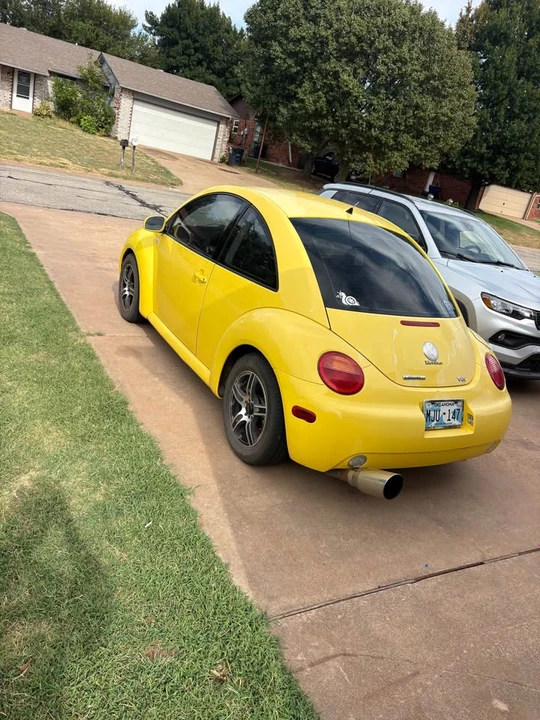2002 Volkswagen New Beetle - Image 3 of 12
