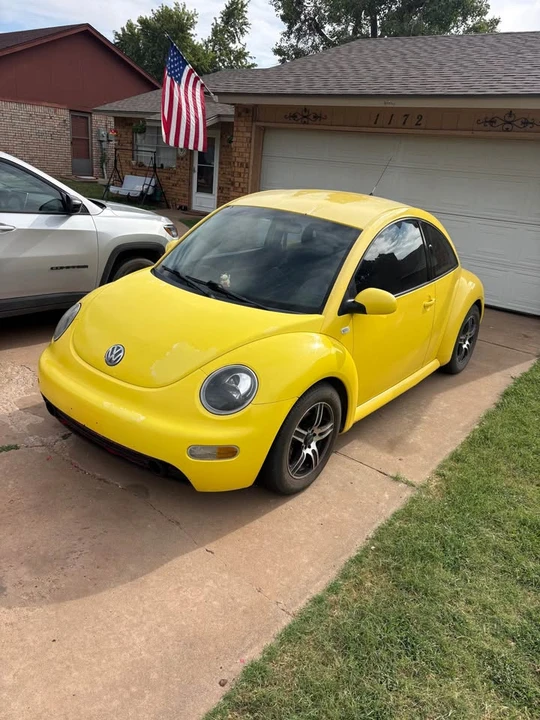 2002 Volkswagen New Beetle - Image 2 of 12