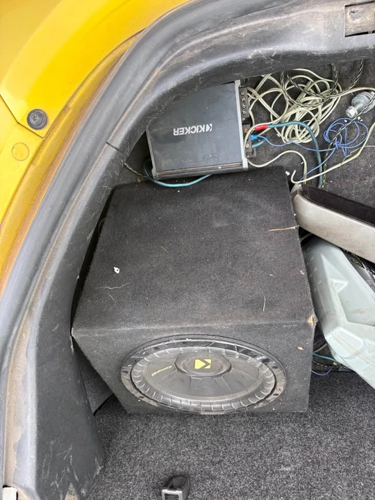 2002 Volkswagen New Beetle - Image 10 of 12