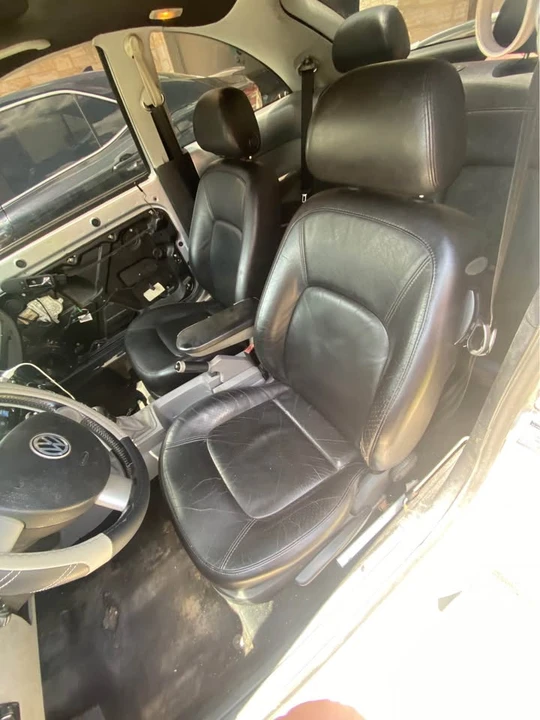 2002 Volkswagen New Beetle - Image 13 of 14