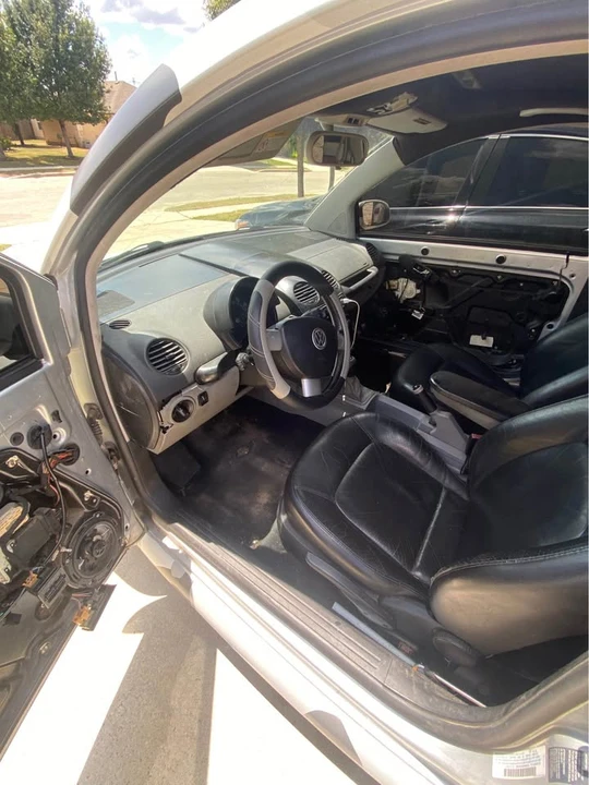 2002 Volkswagen New Beetle - Image 12 of 14