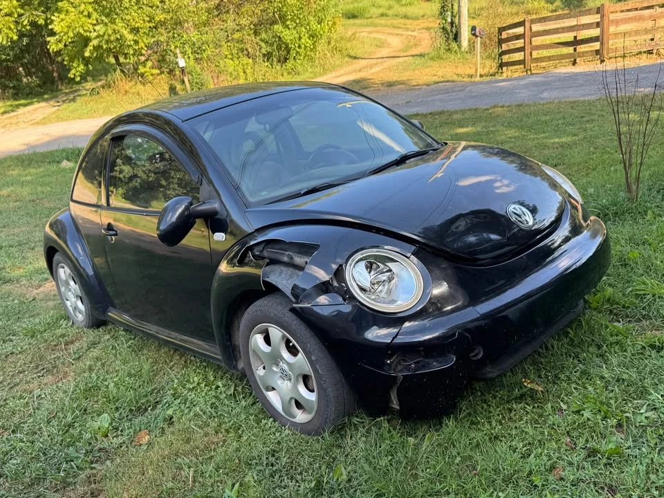 2002 Volkswagen New Beetle - Image 3 of 4