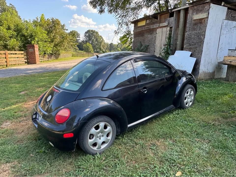 2002 Volkswagen New Beetle - Image 2 of 4