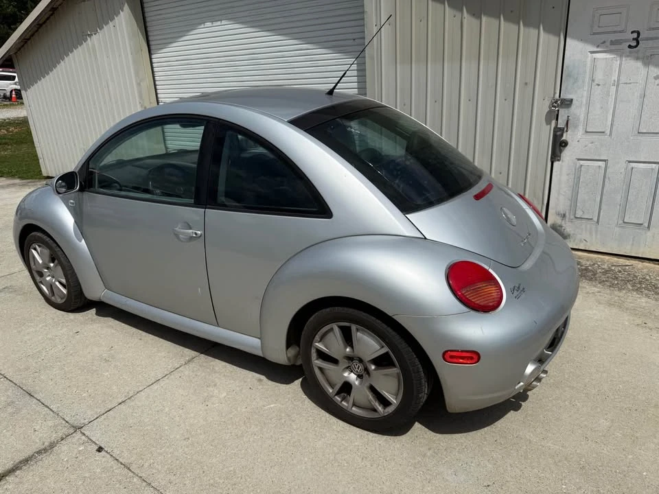 2002 Volkswagen New Beetle - Image 2 of 14
