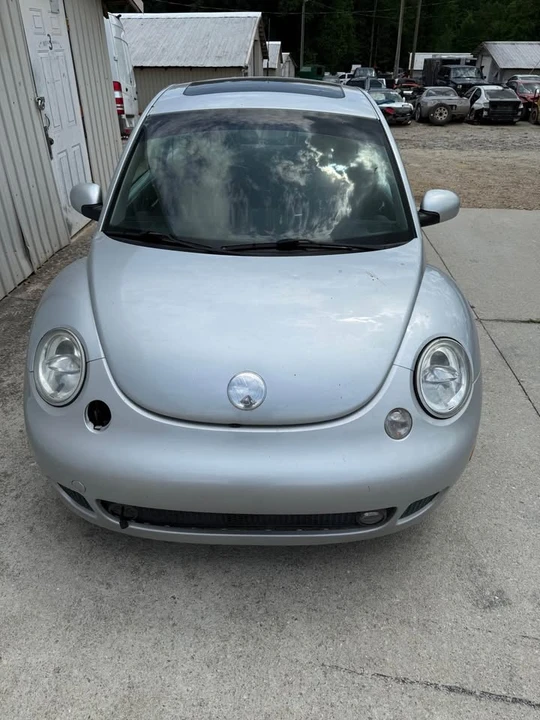 2002 Volkswagen New Beetle - Image 7 of 14