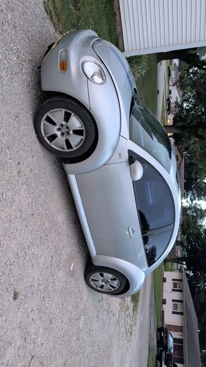 2002 Volkswagen New Beetle - Image 4 of 4