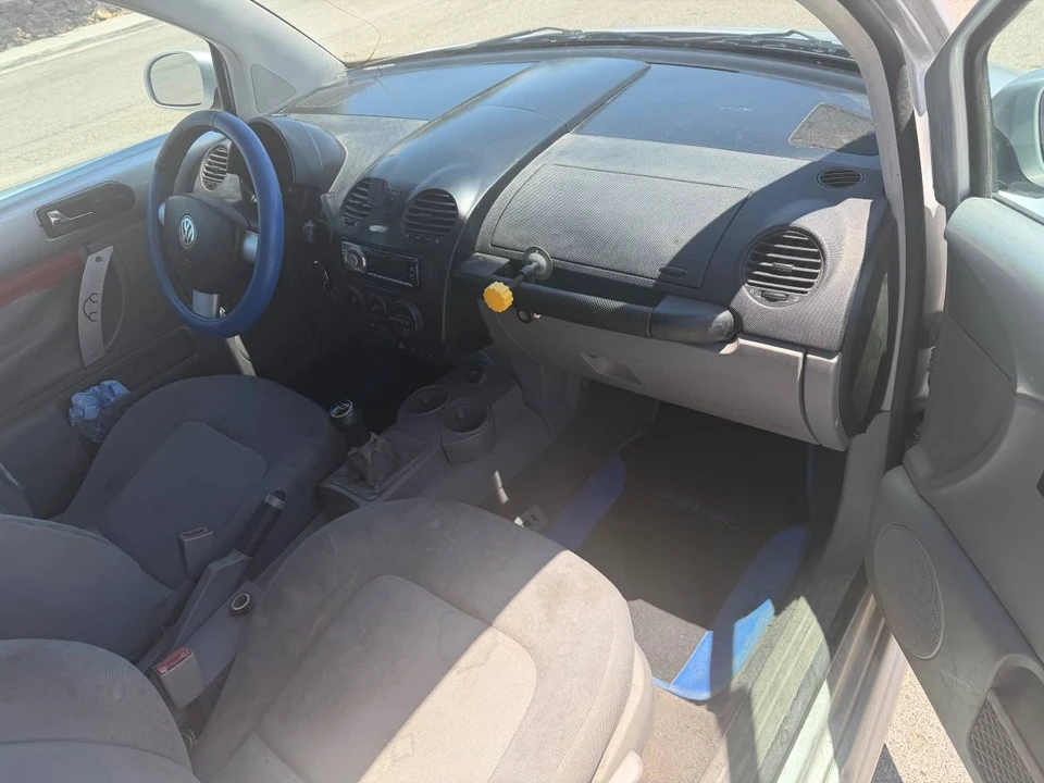 2002 Volkswagen New Beetle - Image 3 of 6