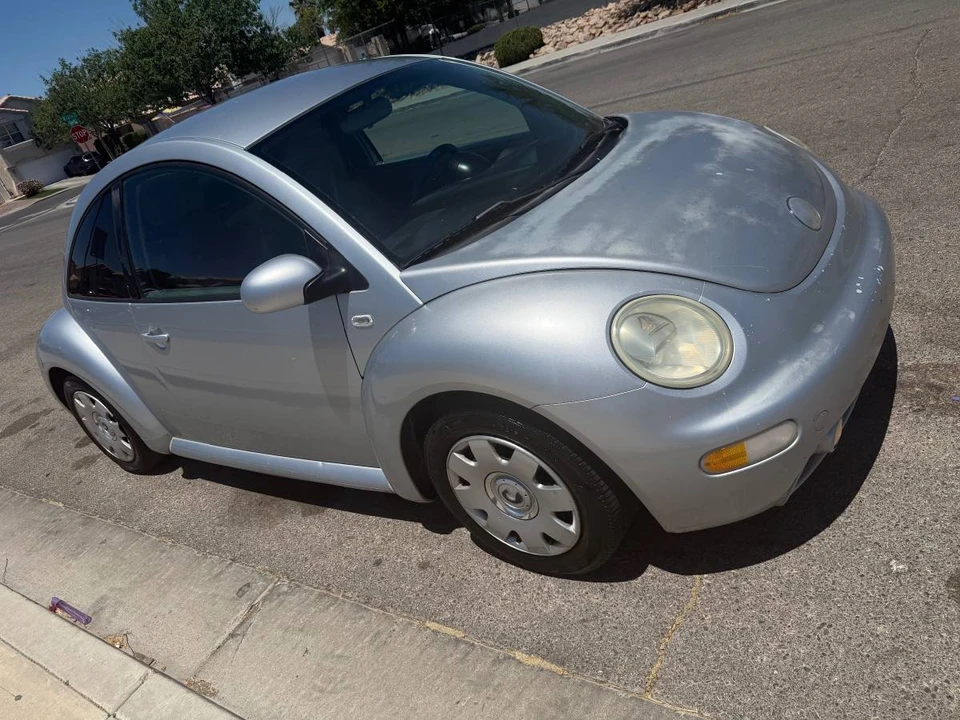 2002 Volkswagen New Beetle - Image 2 of 6