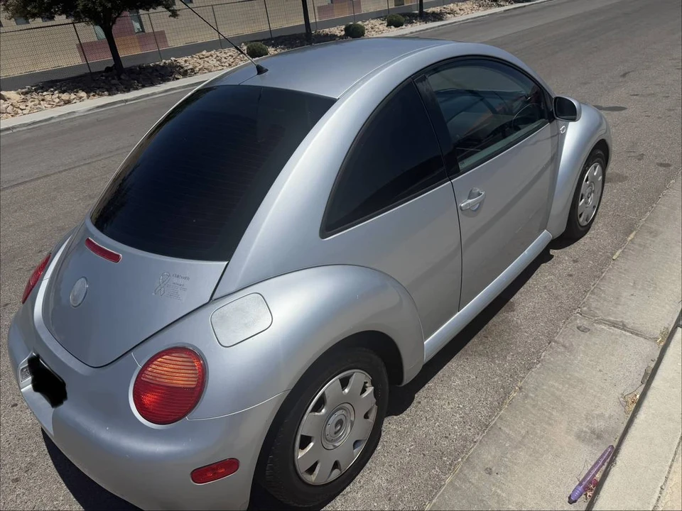 2002 Volkswagen New Beetle - Image 5 of 6