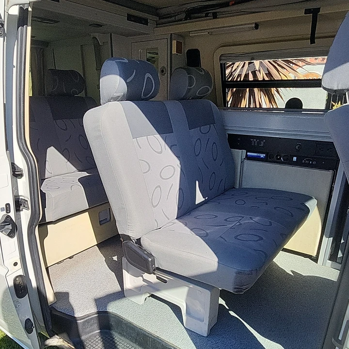2002 Volkswagen EuroVan - Image 6 of 21