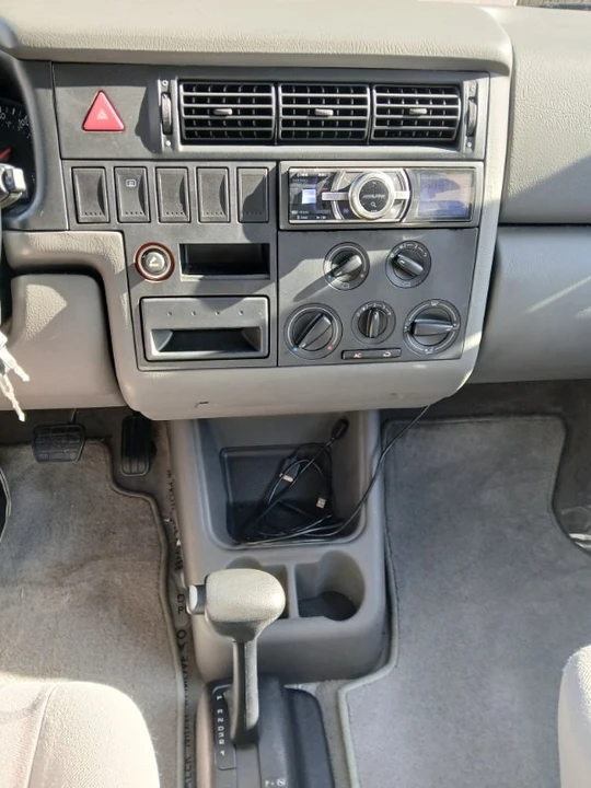 2002 Volkswagen EuroVan - Image 20 of 21