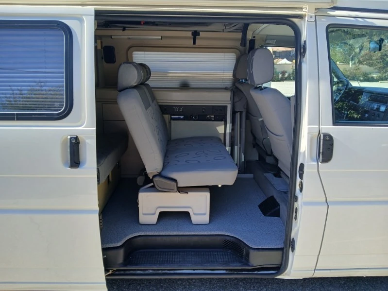 2002 Volkswagen EuroVan - Image 19 of 21