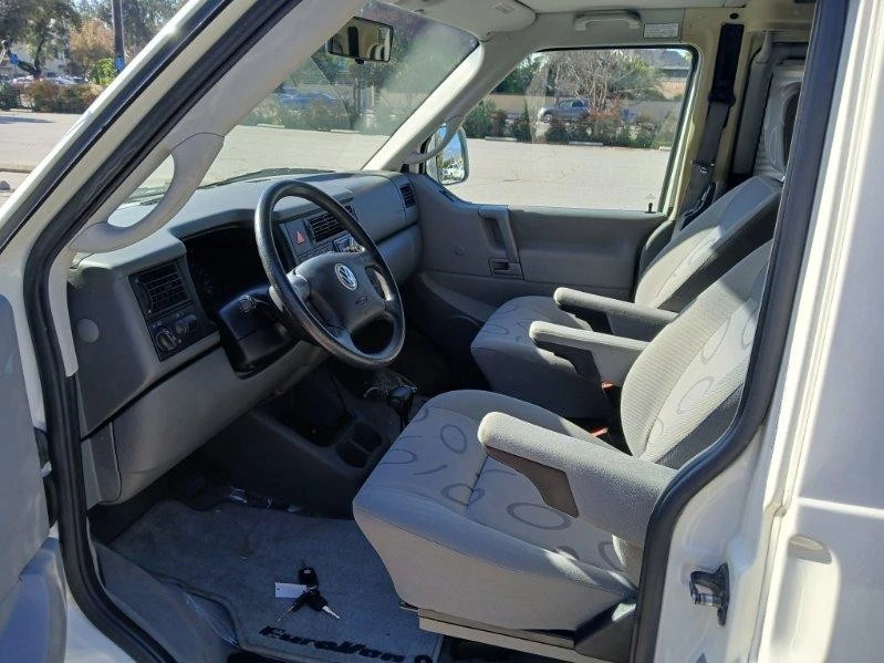 2002 Volkswagen EuroVan - Image 17 of 21