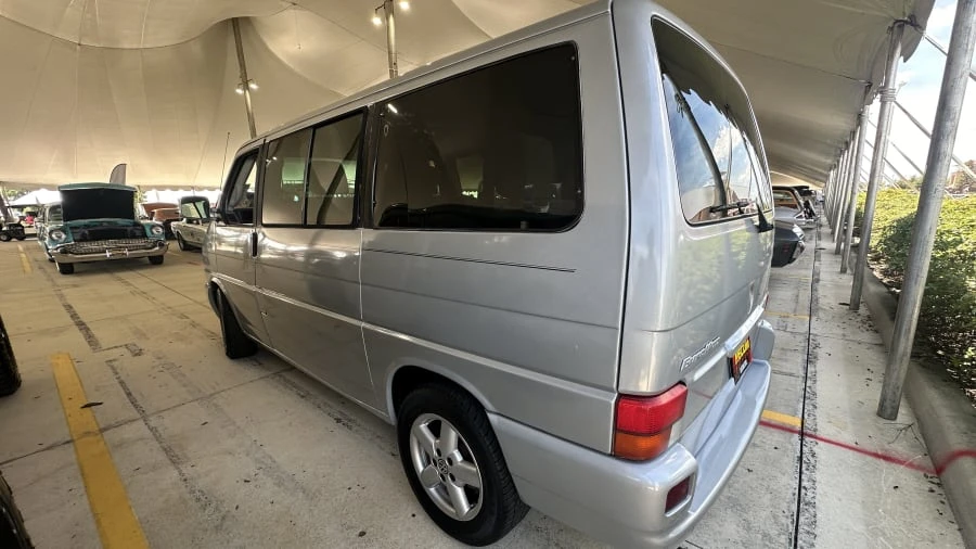 2002 Volkswagen EuroVan - Image 2 of 4