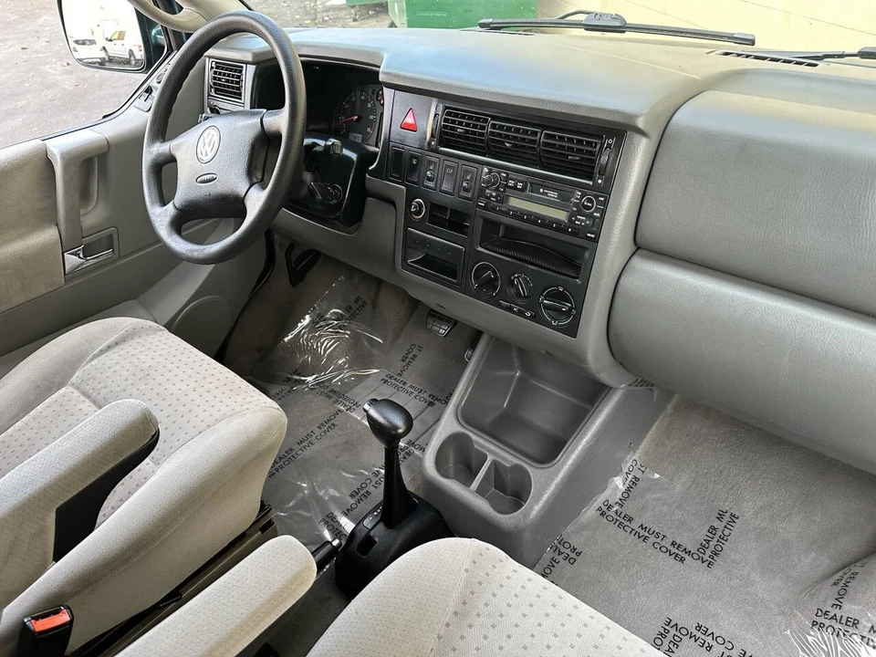 2002 Volkswagen EuroVan - Image 18 of 21