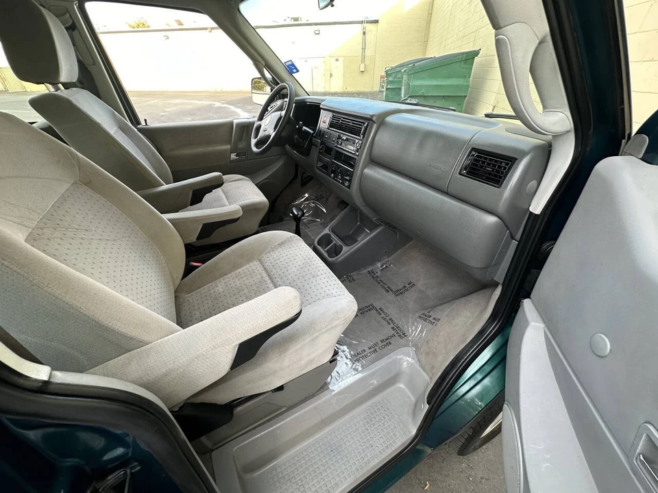 2002 Volkswagen EuroVan - Image 11 of 21