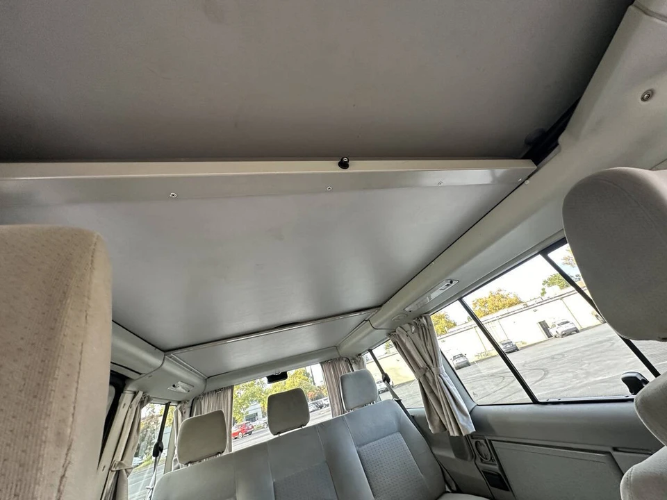 2002 Volkswagen EuroVan - Image 19 of 21