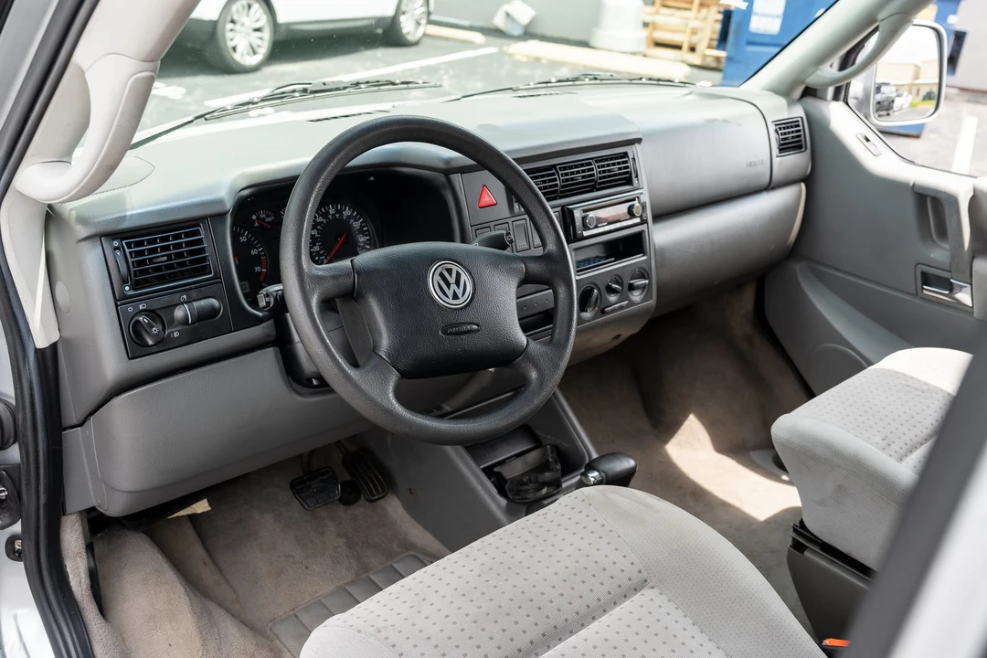 2002 Volkswagen EuroVan - Image 19 of 31