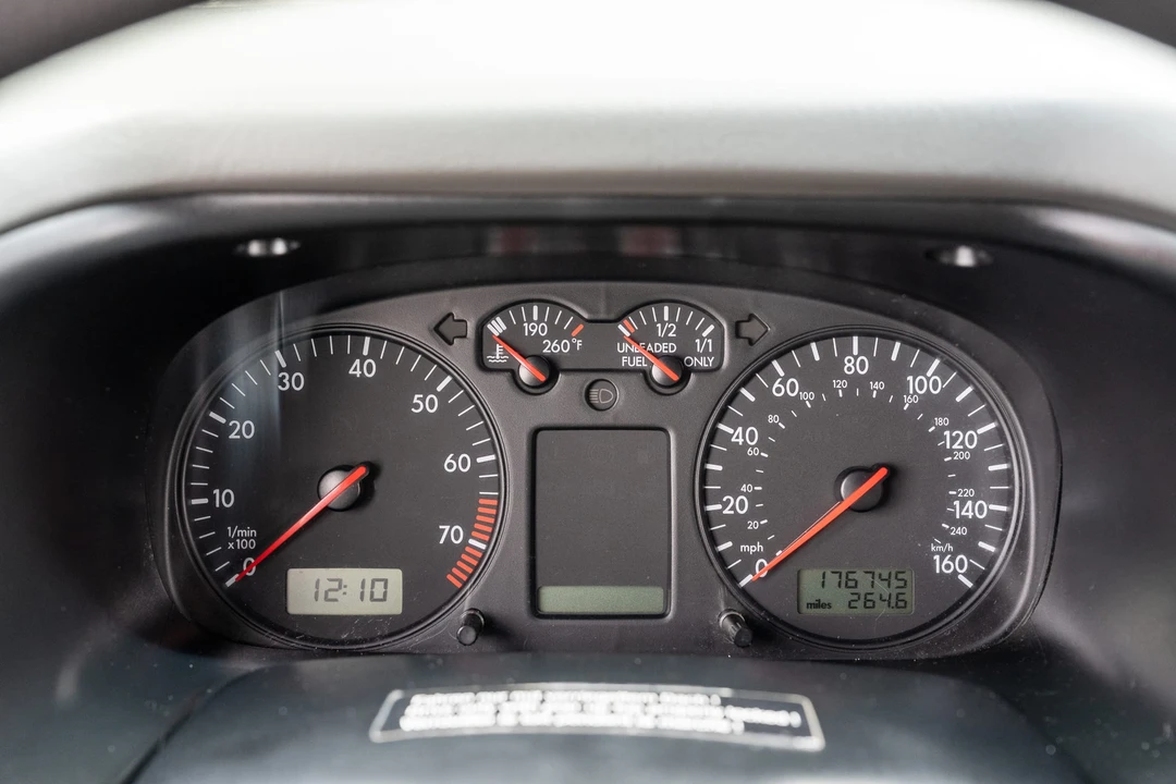 2002 Volkswagen EuroVan - Image 20 of 31