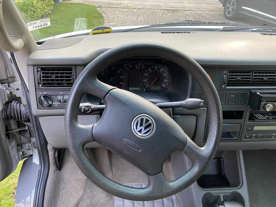 2002 Volkswagen EuroVan - Image 27 of 31